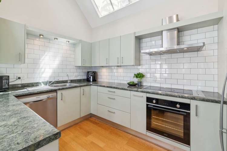 6F/5 Parliament Street City Centre_14
