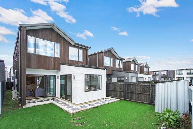 Well-designed 4-bedroom townhouse in Papakura