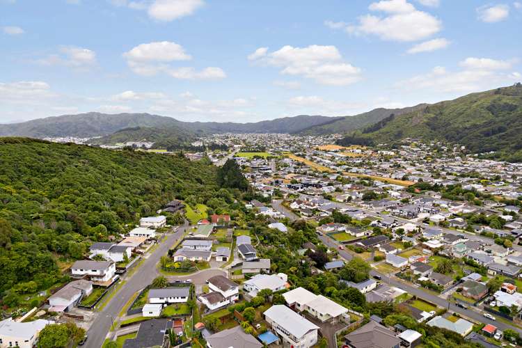 6B Ely Grove Wainuiomata_21