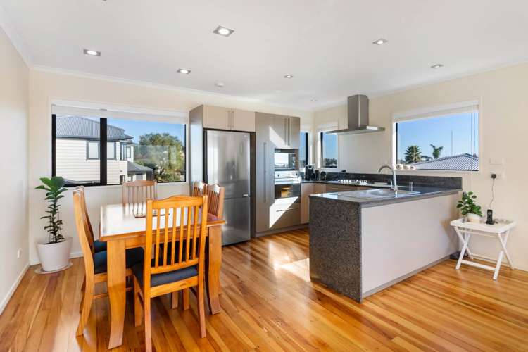 762 East Coast Road Oteha_10