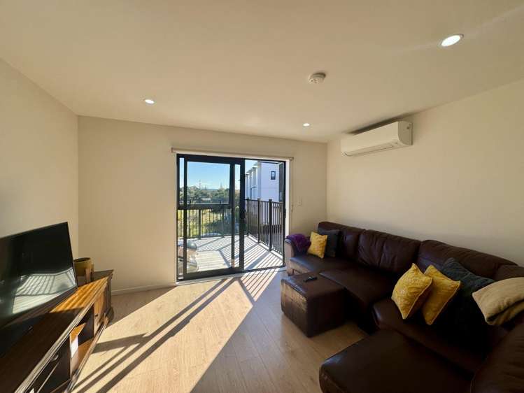 27 Falcon Crescent Hobsonville_1