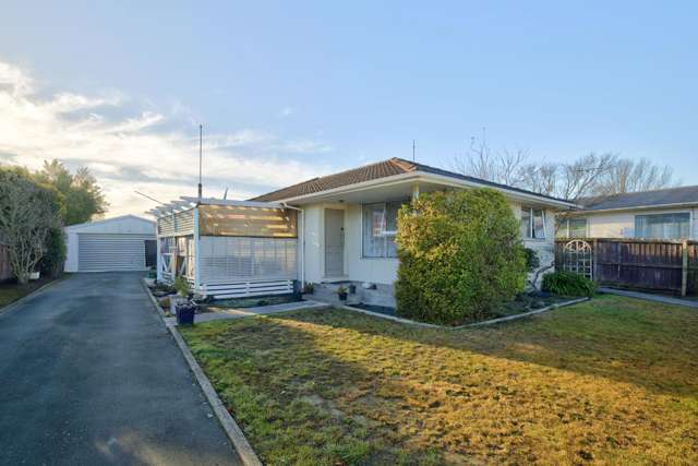Sunny 3-Bedroom Home in Parklands!