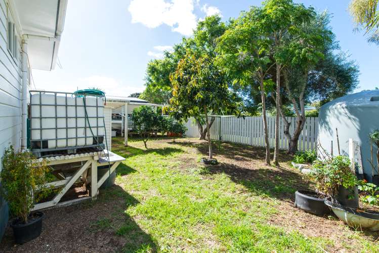 21 Kawakawa Bay Coast Road Kawakawa Bay_23