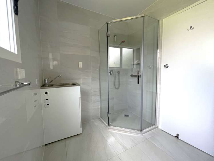 1/29 Camelot Place Glenfield_6