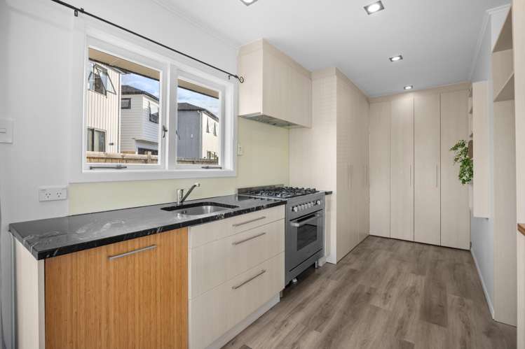 1/3 Mackenzie Street Te Atatu South_14