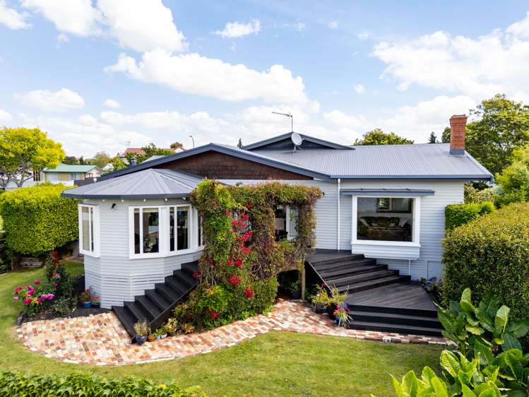 58 Lake Crescent Hamilton Lake_29