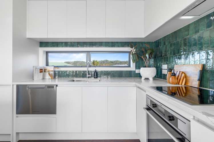 84 Glengarry Road Glen Eden_14