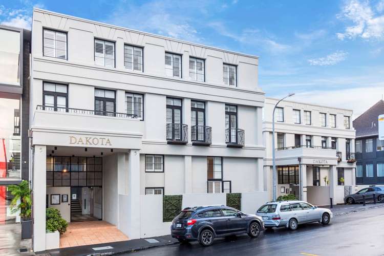 3C/5 Cheshire Street (inc 2 carparks) 1761_18