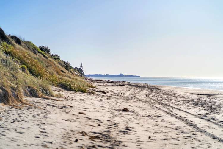 2425f State highway 2 Pukehina_12