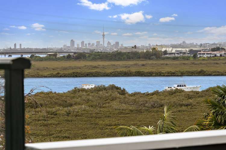 108 Roberts Road Te Atatu South_1