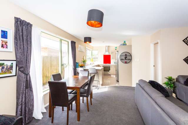 2/19 Thistledown Place Woolston_3