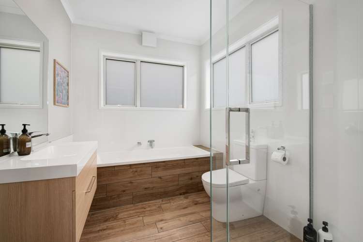 15 Sanremo Lane Stanmore Bay_5