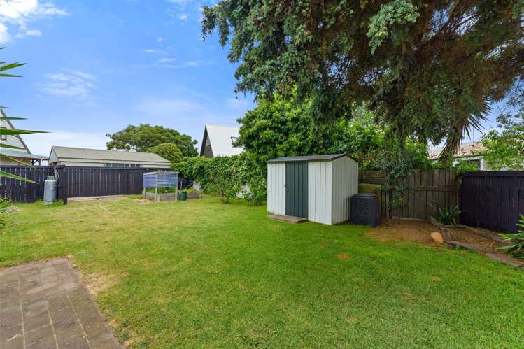 24 Norfolk Crescent Otaki Beach_19