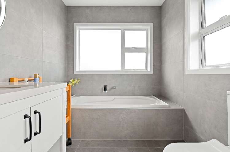 1/7 Tudor Crescent Chedworth_18