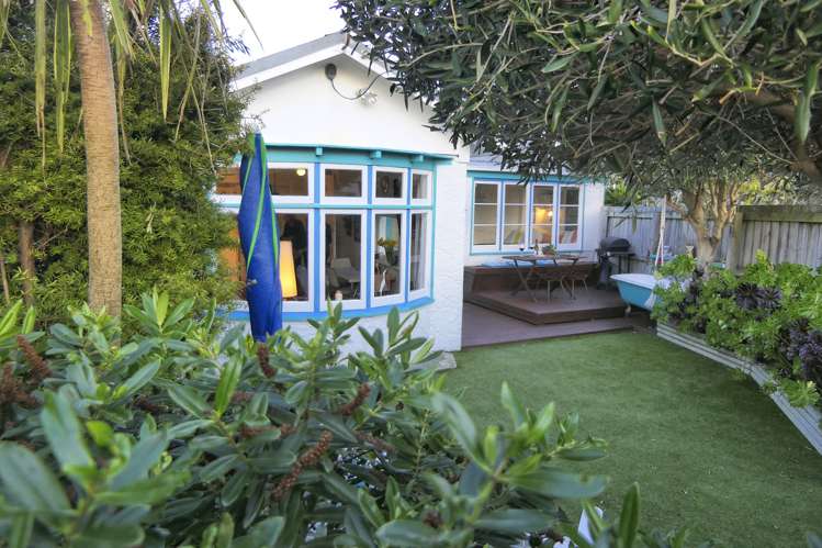 83 Apu Crescent Lyall Bay_0