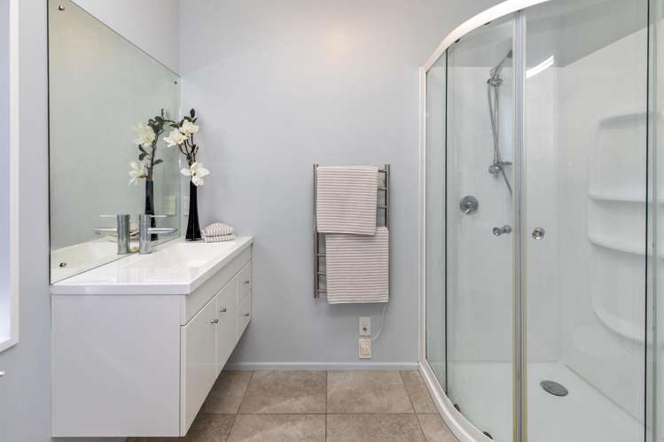 6A Cardiff Avenue Somerfield_15