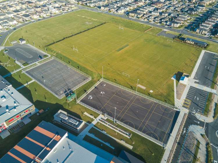 13 Horsefields Drive Flat Bush_7