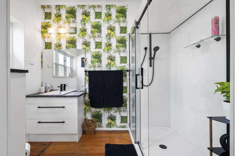 8 Lark Street Taihape and Surrounds_16