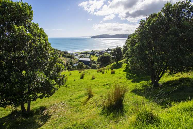 87 Lochiel Street Mahia_18