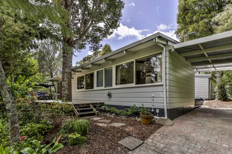 73 Woodfern Crescent Titirangi_29