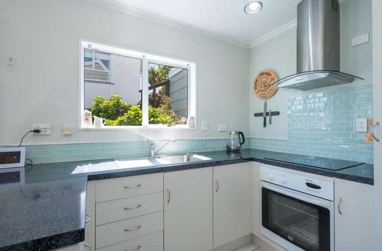 198 The Ridgeway Stoke_7