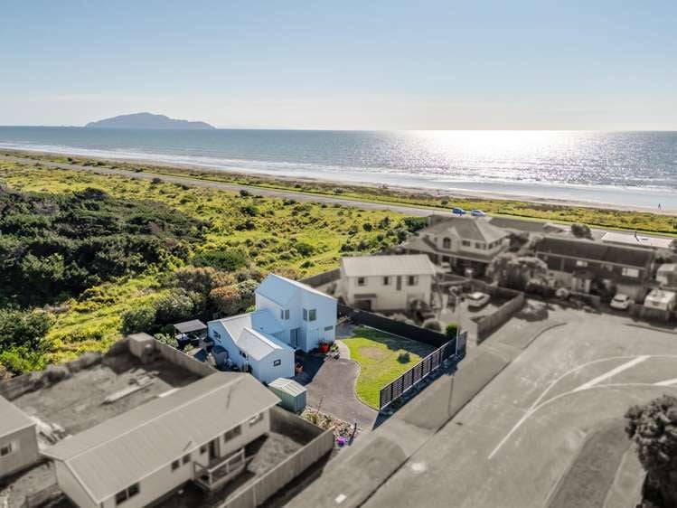 12 Scott Avenue Otaki Beach_1