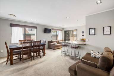 395 Welcome Bay Road_1