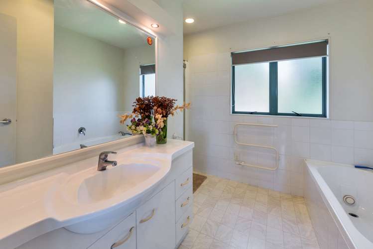 7a Clematis Avenue Murrays Bay_12