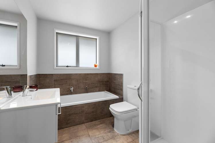 101 Ballintoy Park Drive Welcome Bay_15