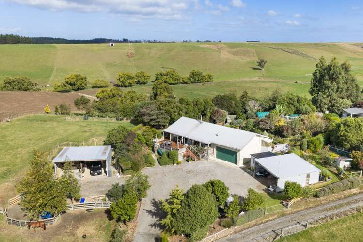 1233 Makino Road Halcombe_29