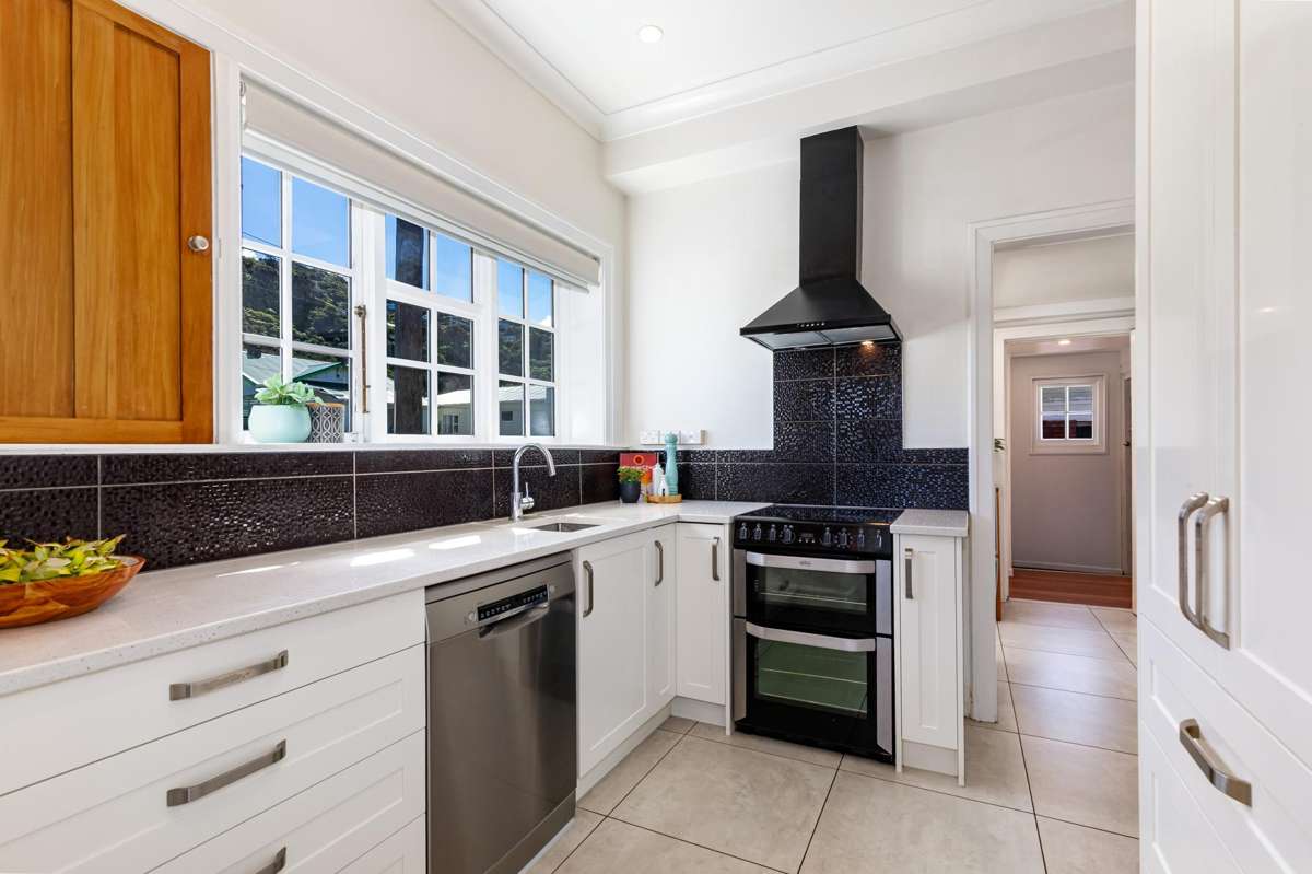 132 Lyall Parade_3