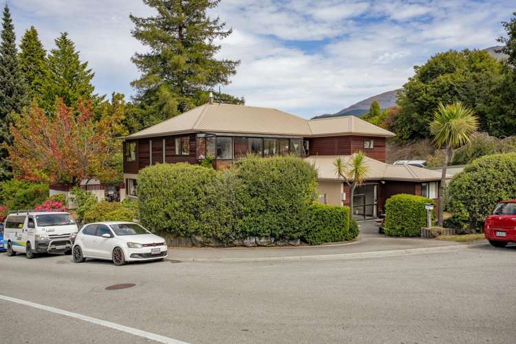 1 Salmond Place Queenstown_31