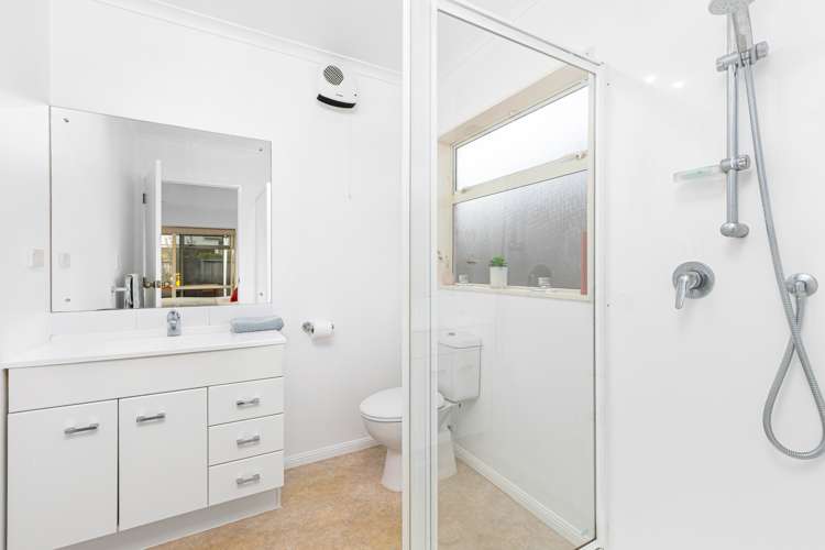 26a Forest Glen Orewa_10