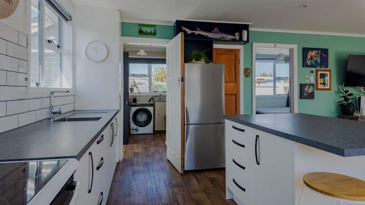 202 Weld Street Hokitika_17