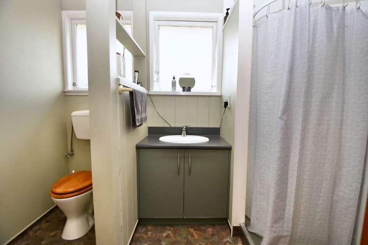 18 Hardie Grove Featherston_12