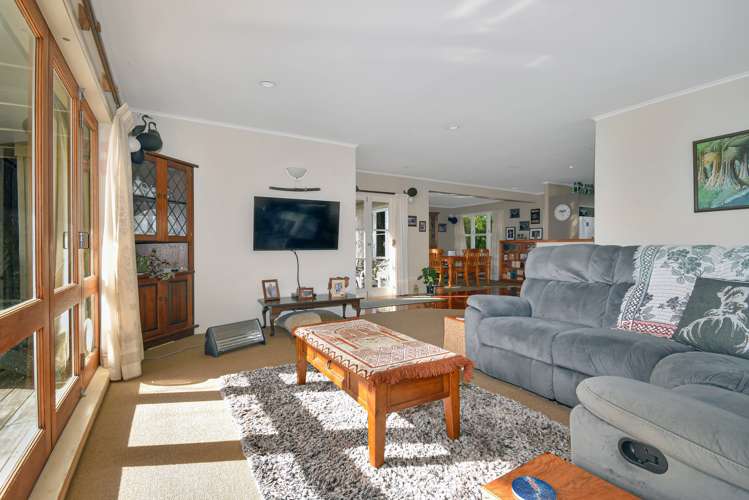8 Hobsonville Road West Harbour_2