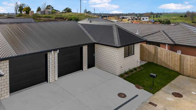 42 Waruhia Crescent Rototuna North_1