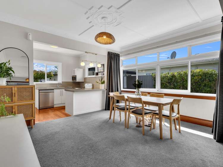 215 Riverslea Road South_5