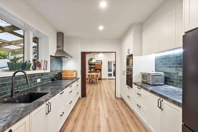 646 West Coast Road Oratia_9