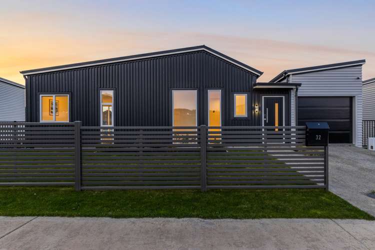 32 Hokioi Drive Porirua_25