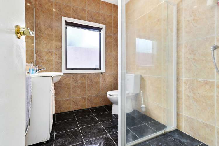 71 Rosier Road Glen Eden_12