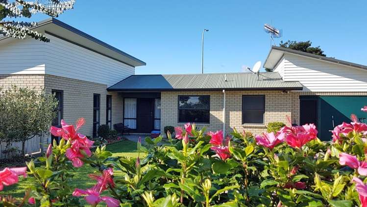 71 Pyle Road West One Tree Point_17