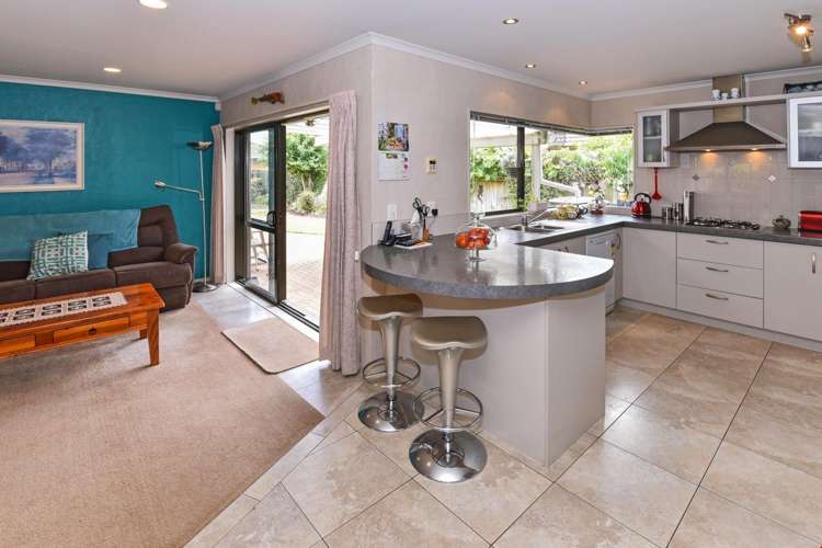 6 Aberdeen Crescent Wattle Downs_3