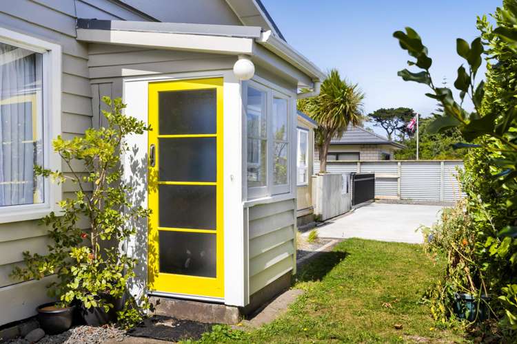 23 Layard Street Opunake_28