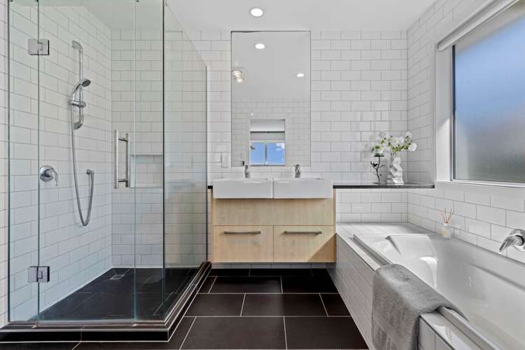 36 Fernhill Way Oteha_19