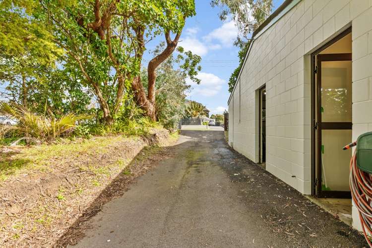 51 Wairau Road Oakura_23