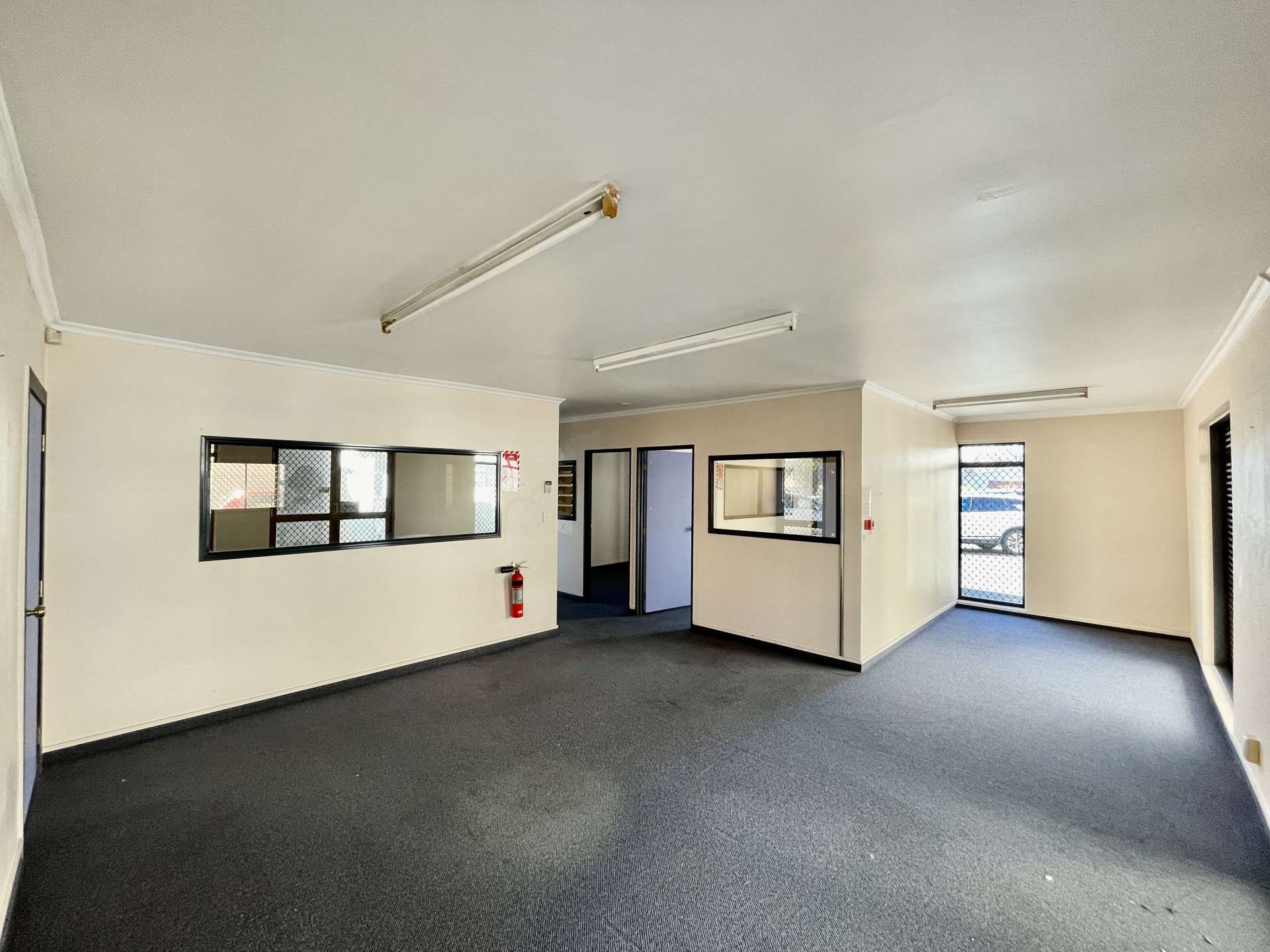 Office 11/39-61 Vogel Street Roslyn_0