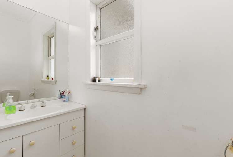 4 Oaklands Grove Clouston Park_9