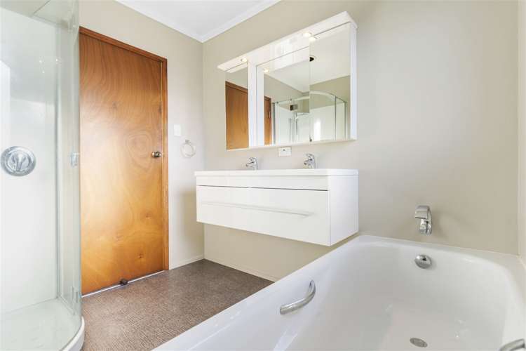 58 Spinnaker Drive Te Atatu Peninsula_16