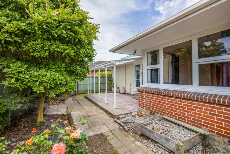 1/111 Harris Crescent Papanui_11